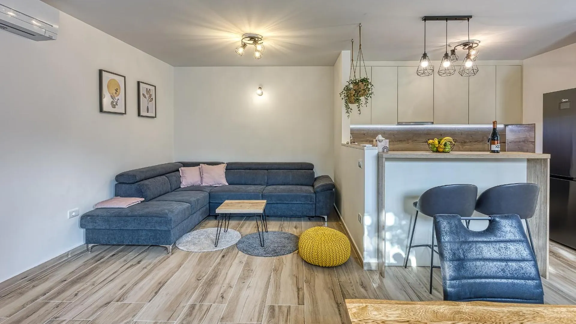 Apartment City Center Oasis - Private Parking Pula