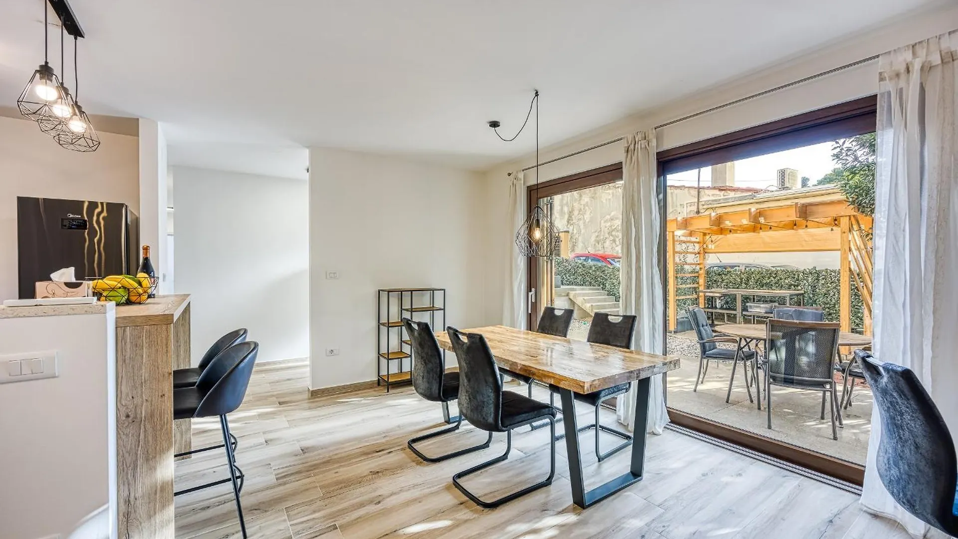 City Center Oasis - Private Parking Pula Croatia