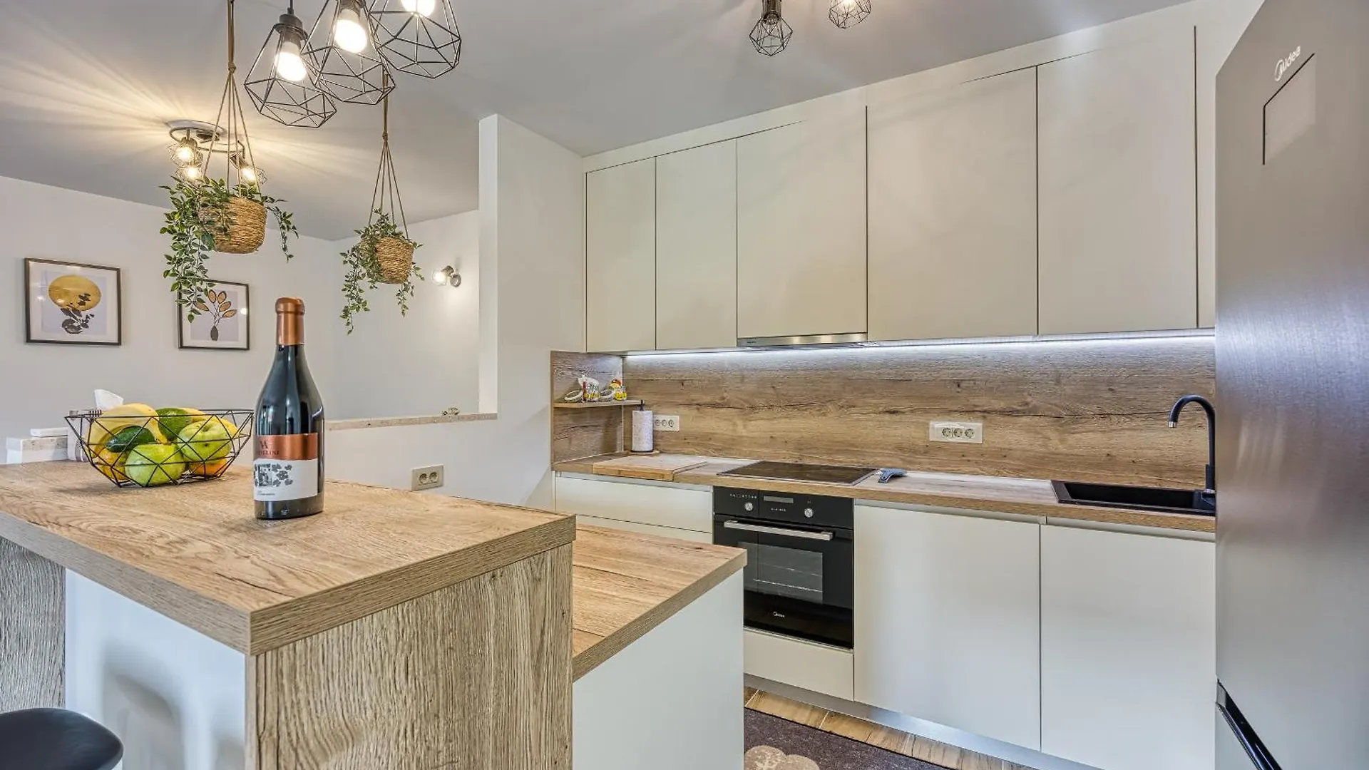 Apartment City Center Oasis - Private Parking Pula Croatia