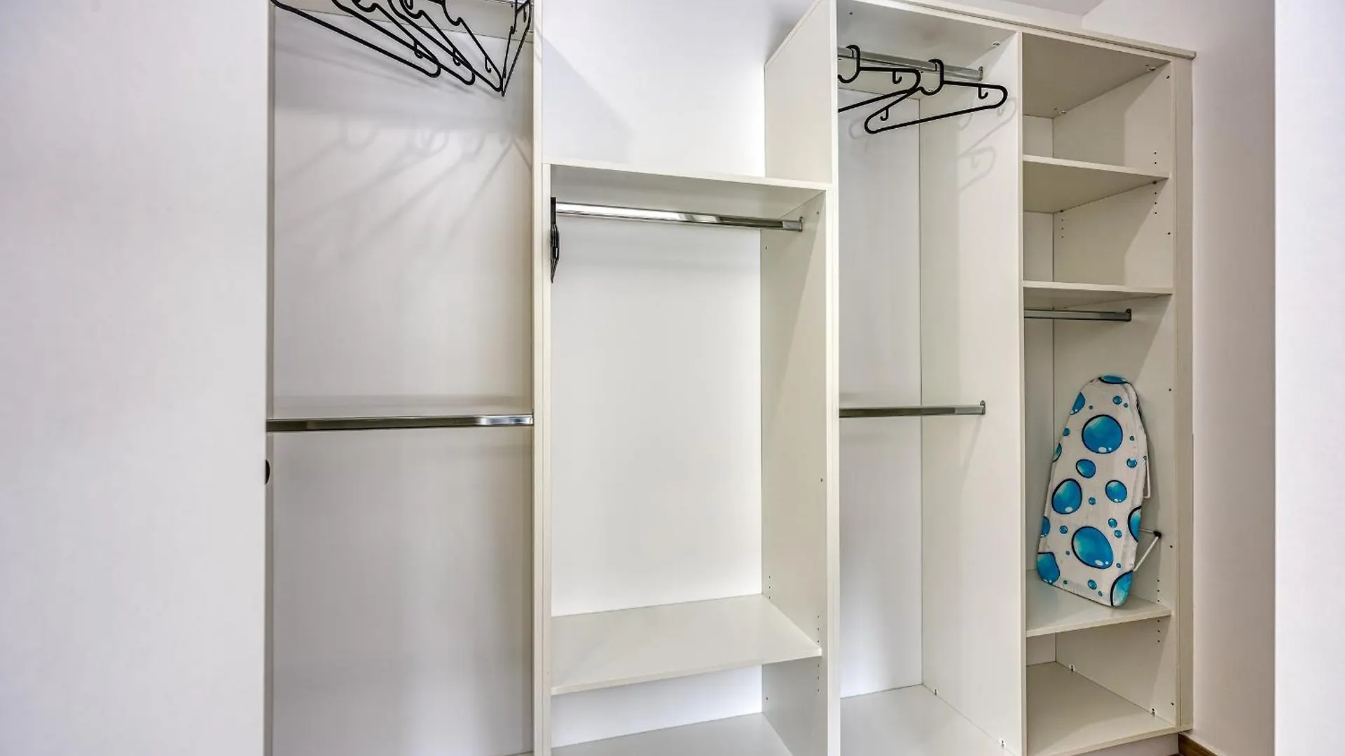 City Center Oasis - Private Parking Pula 0*,  Croatia