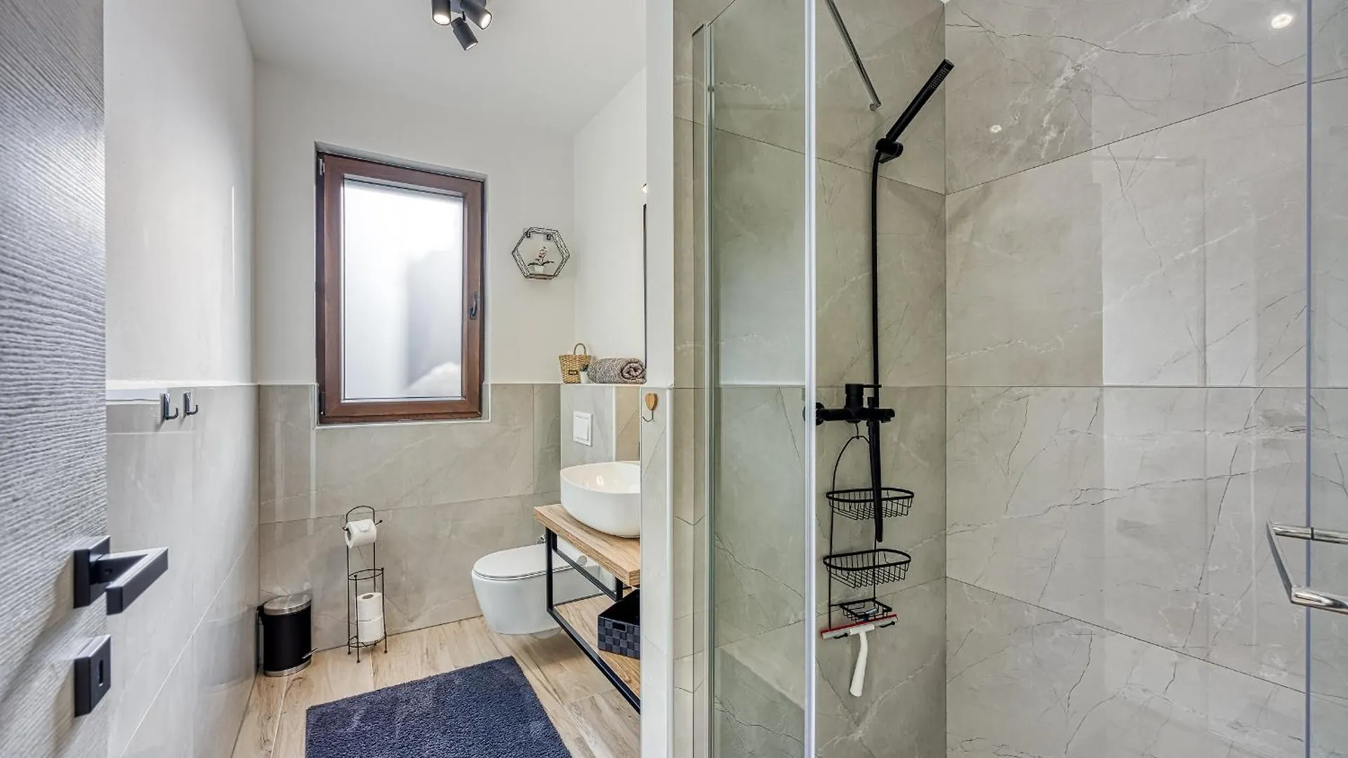 City Center Oasis - Private Parking Pula Apartment
