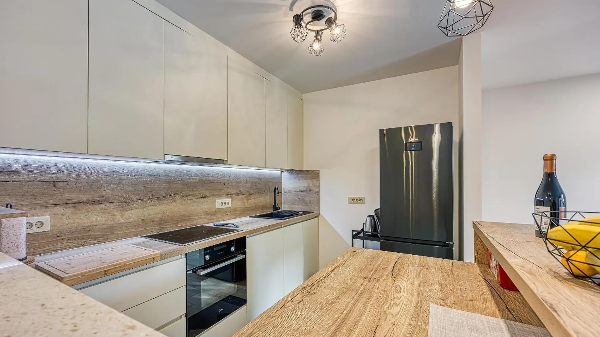 Apartment City Center Oasis - Private Parking Pula